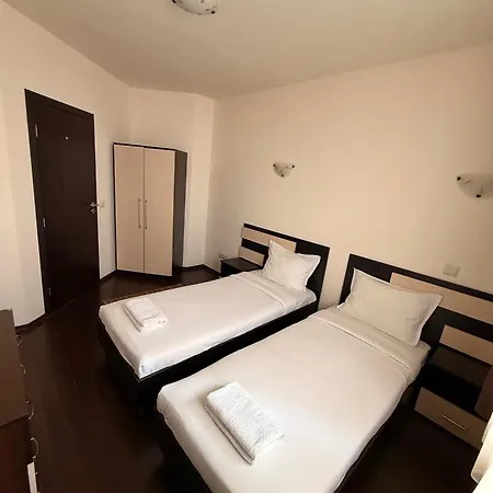 빌라 Sweet View Pool Escape 네세부르